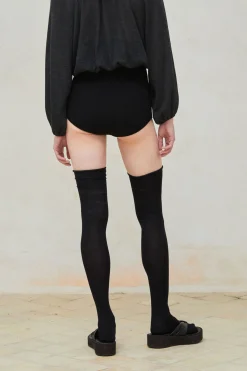 Ada, sandalia plana en negro