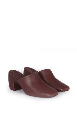 Alice, burgundy leather mule