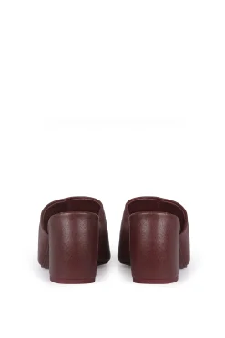 Alice, burgundy leather mule
