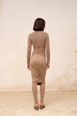 Alice, falda entallada en cupro stretch cocoa