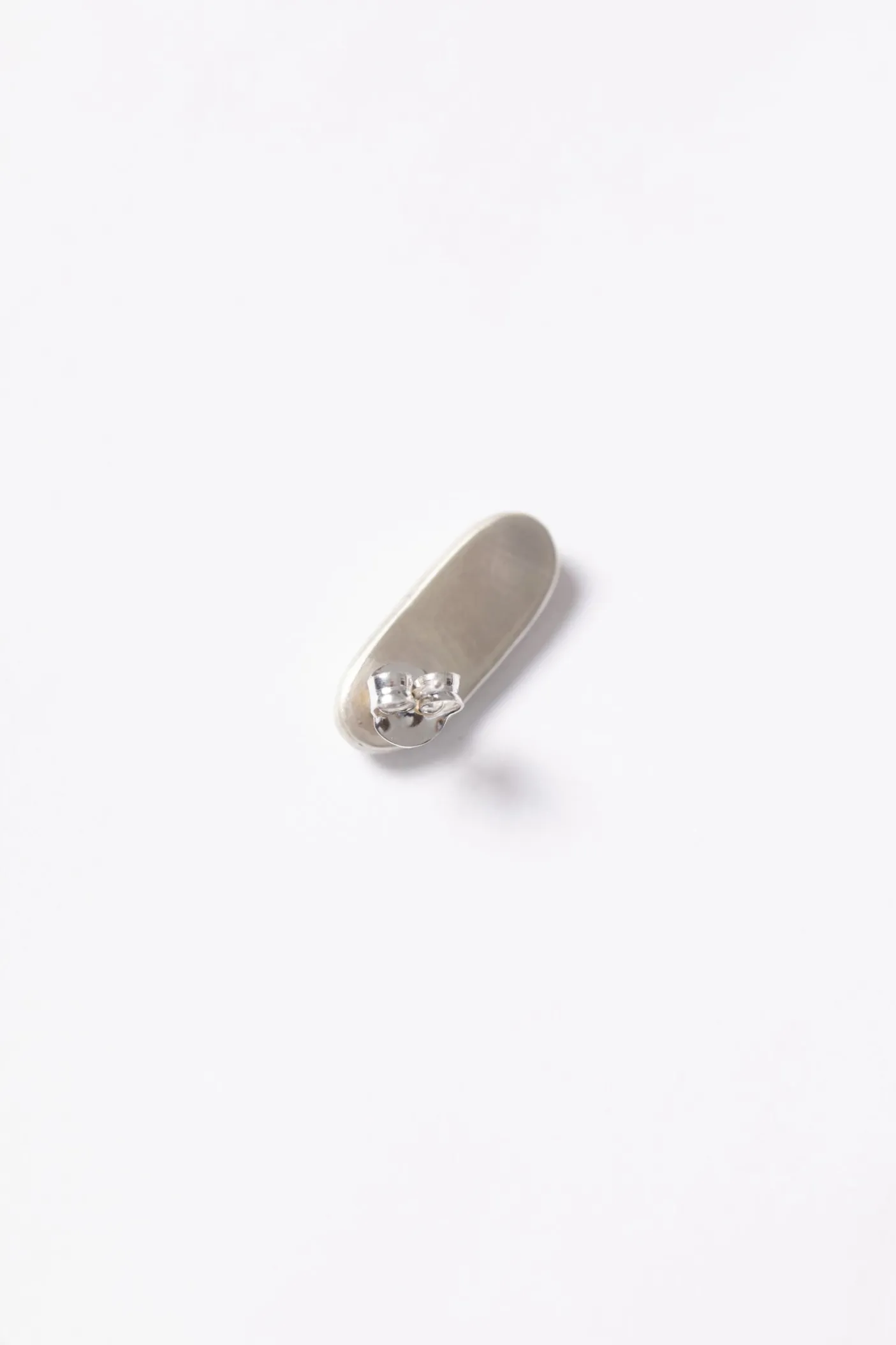 Alkaid, narrow oval silver earring