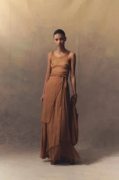 Aurora, falda larga en seda bronce