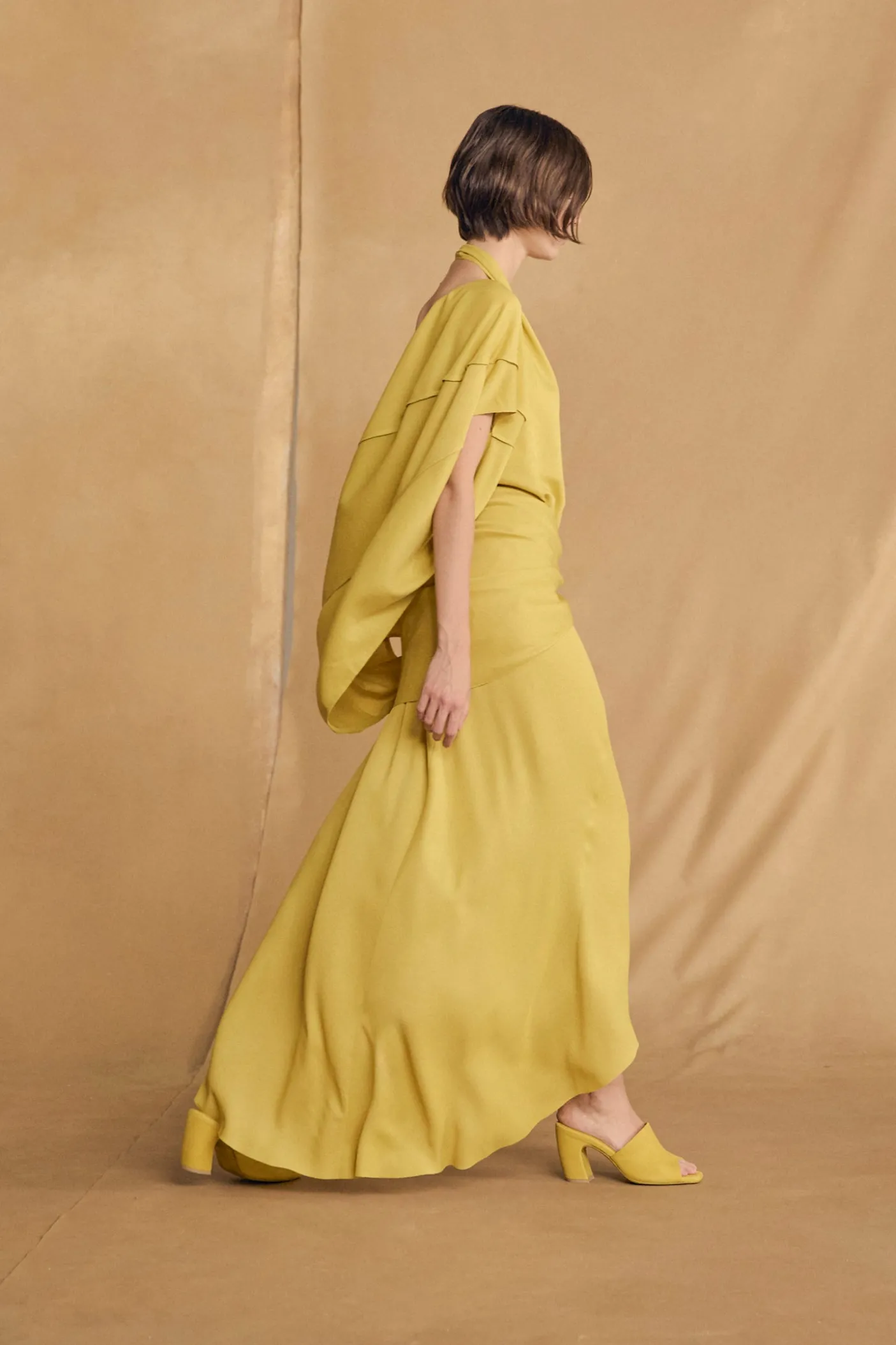 Banane, yellow short jacket