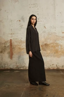 Bawa, long black skirt