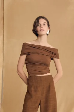 Canela, cinnamon crop top