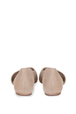 Circe, bailarina en ante beige