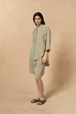 Cleo, pantalon corto en lino y seda a rayas verdes