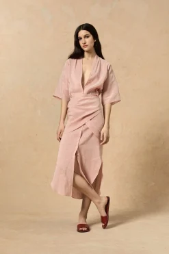 Cleo, vestido en lino y seda a rayas rojas
