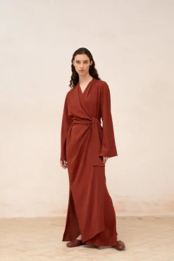 Edda, vestido largo en seda stretch granate