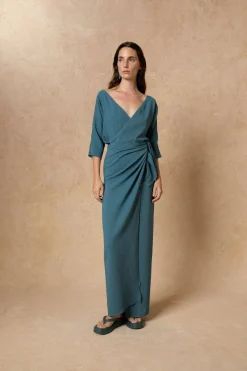 Genara, vestido en seda turquesa