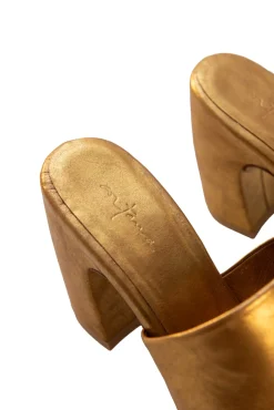 Janis, mules en dorado