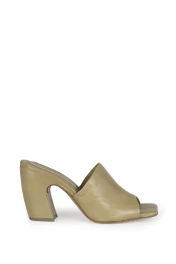 Janis, mules en verde