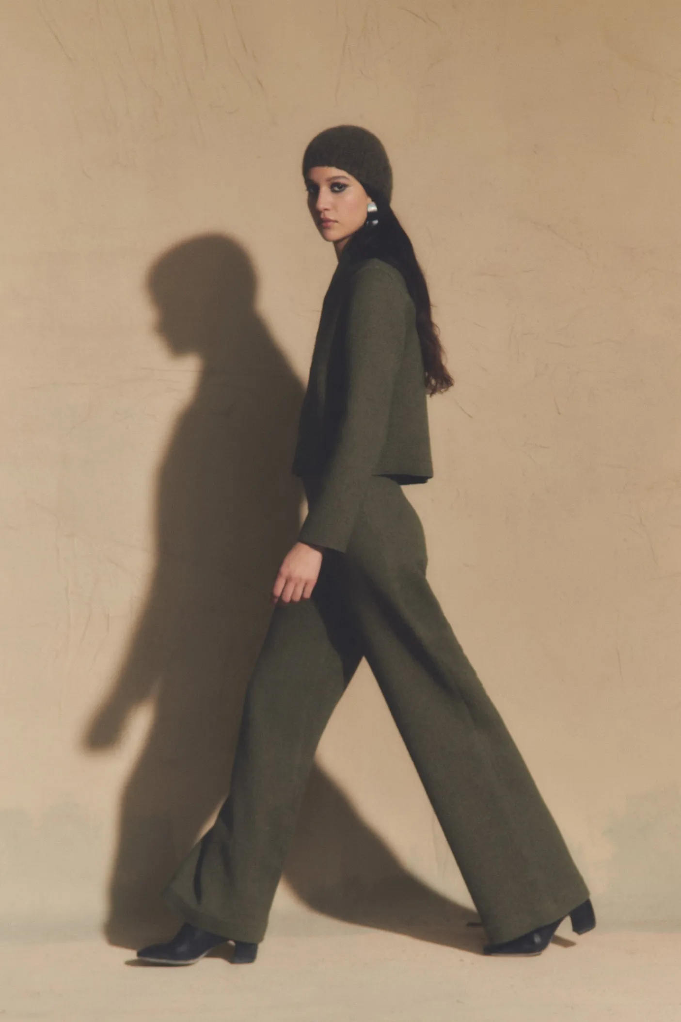 Jo, green pants
