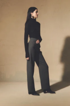 Jo, pantalón gris