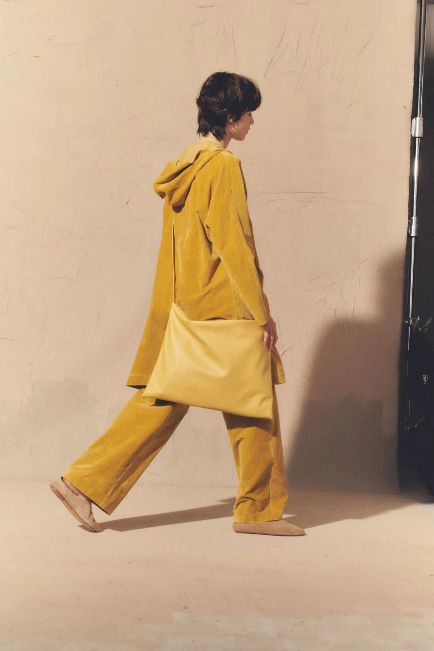 Leandra, velvet pants