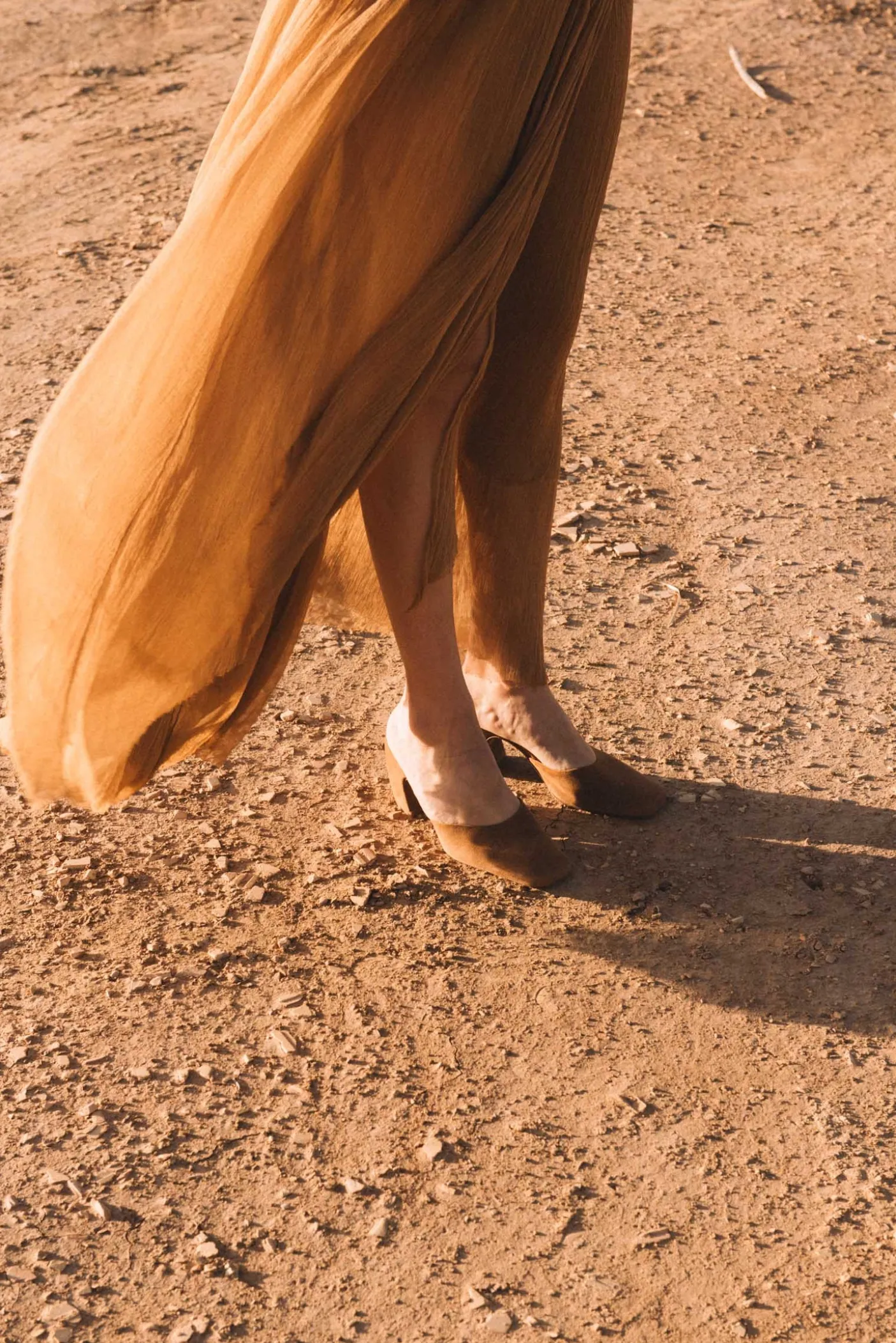 Luna, mule en ante marrón