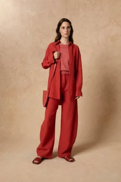 Marlo, camisa en lino rojo