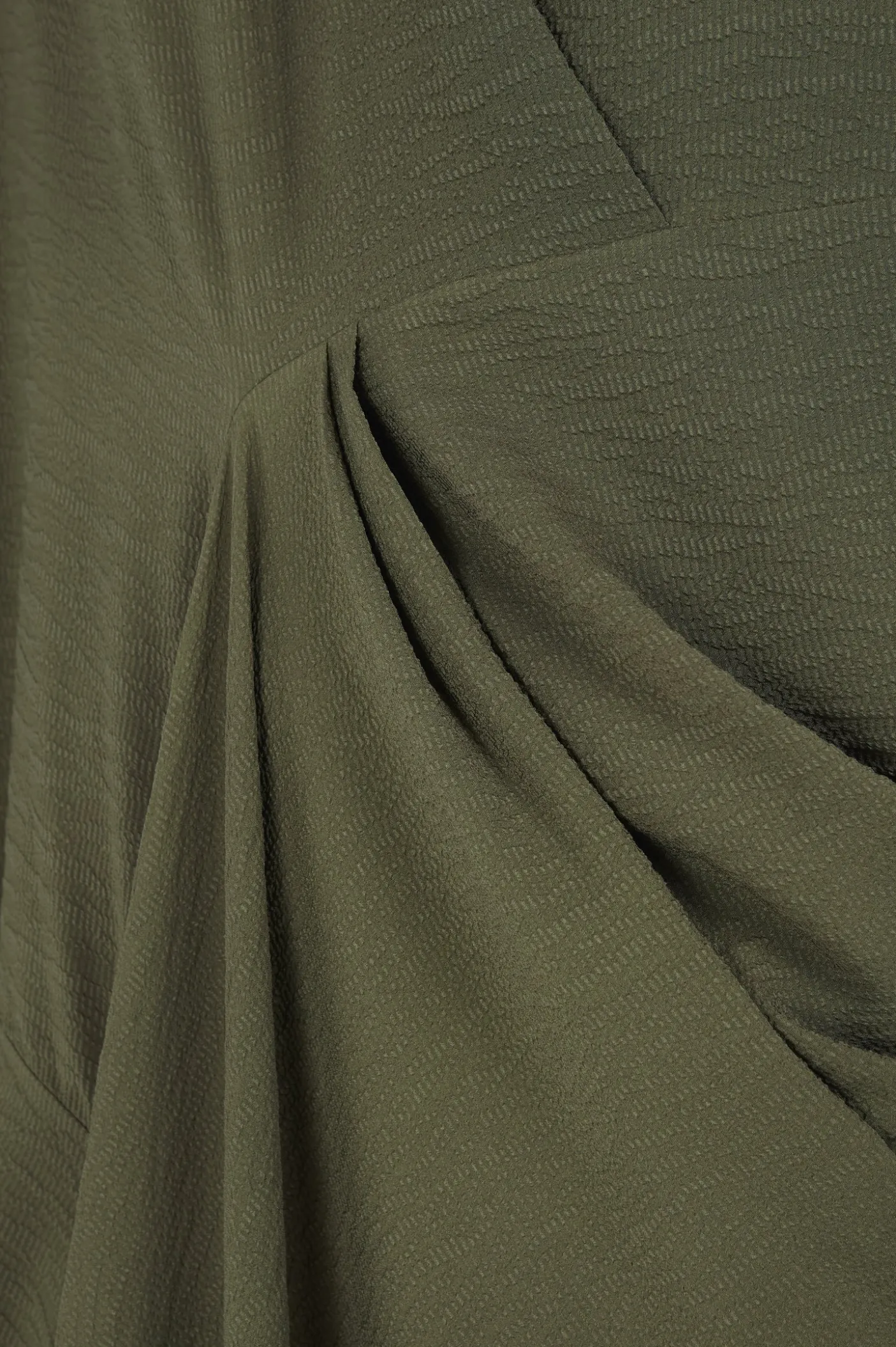 Mayu, vestido en seda verde