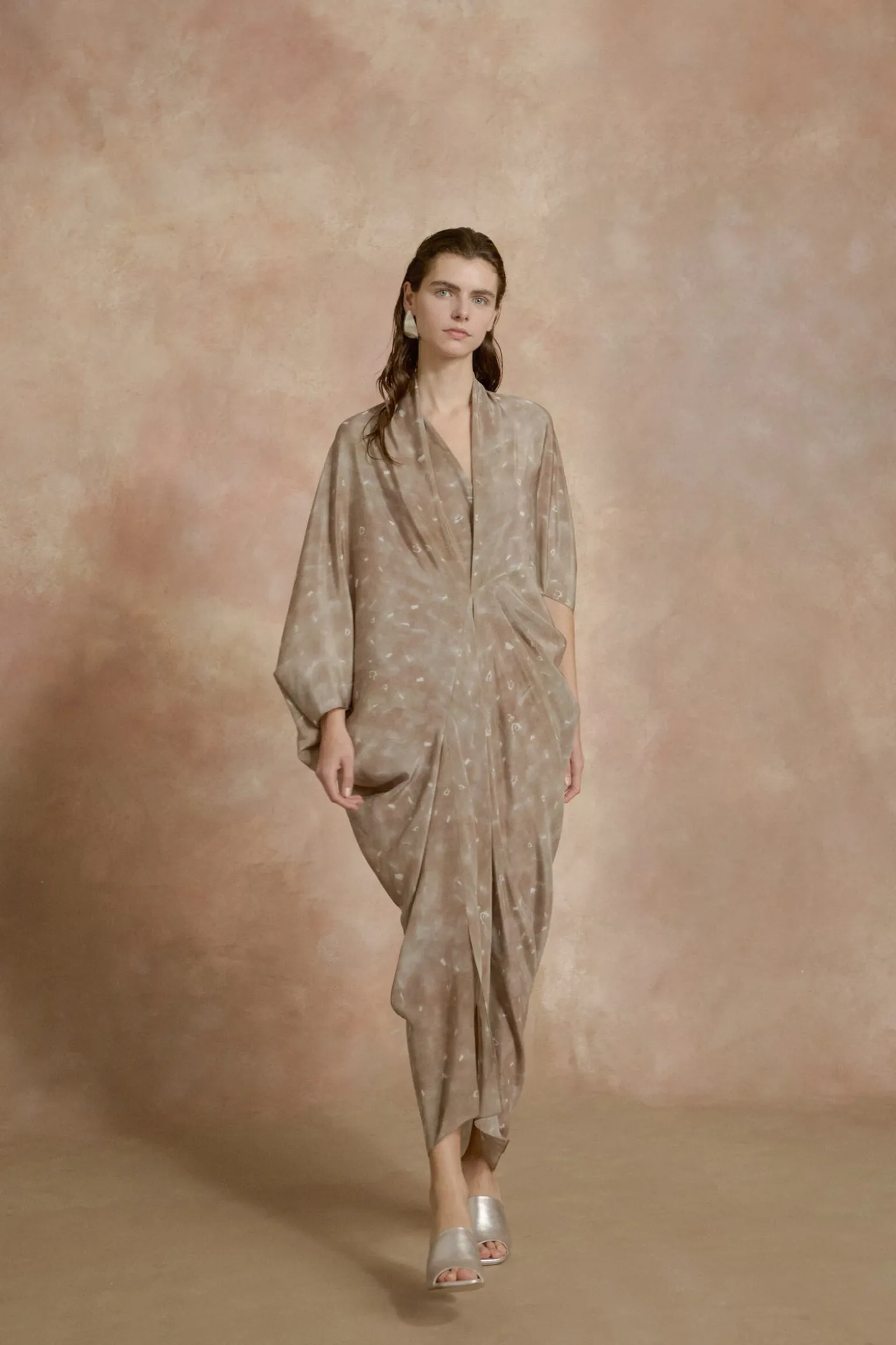 Mayu, vestido en seda verde
