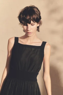 Morgana, vestido de tirantes gris humo