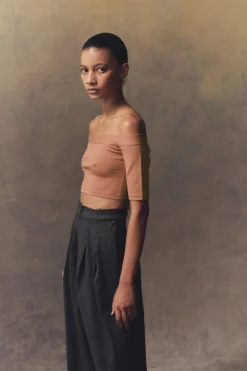 Naim, crop top en punto bronce