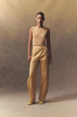 Peaches, peach high waisted pants