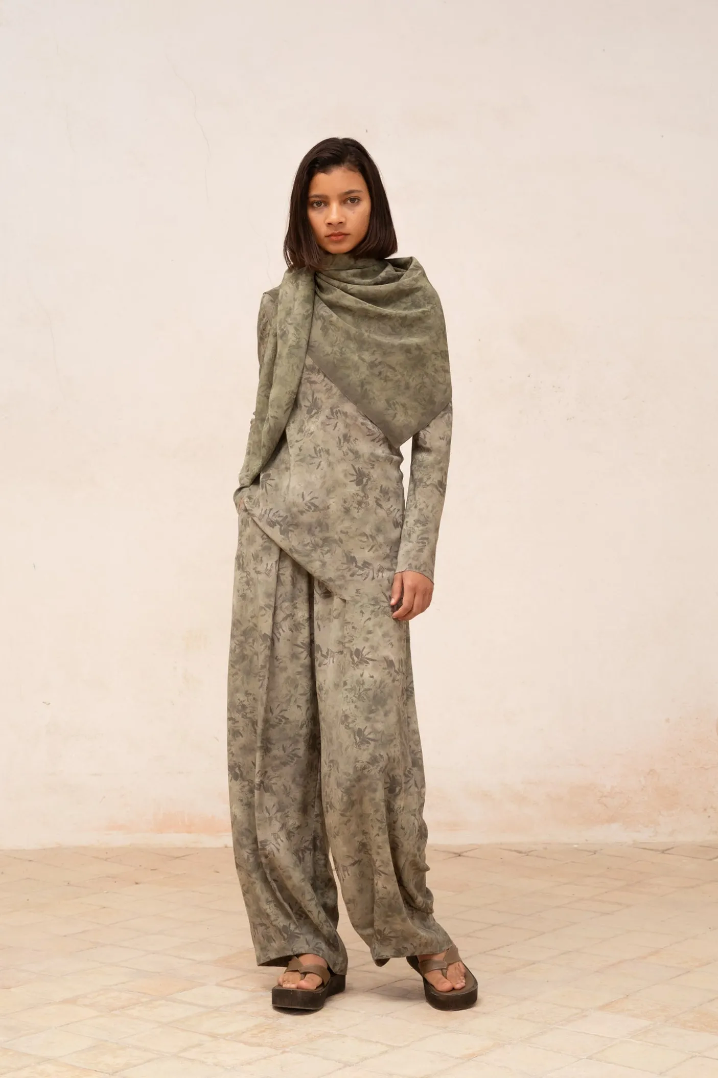 Salma, herba print silk pants