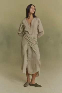 Tramonto, vestido midi de ramio verde salvia