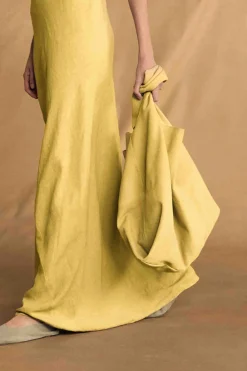 U XL, bolso de ante amarillo