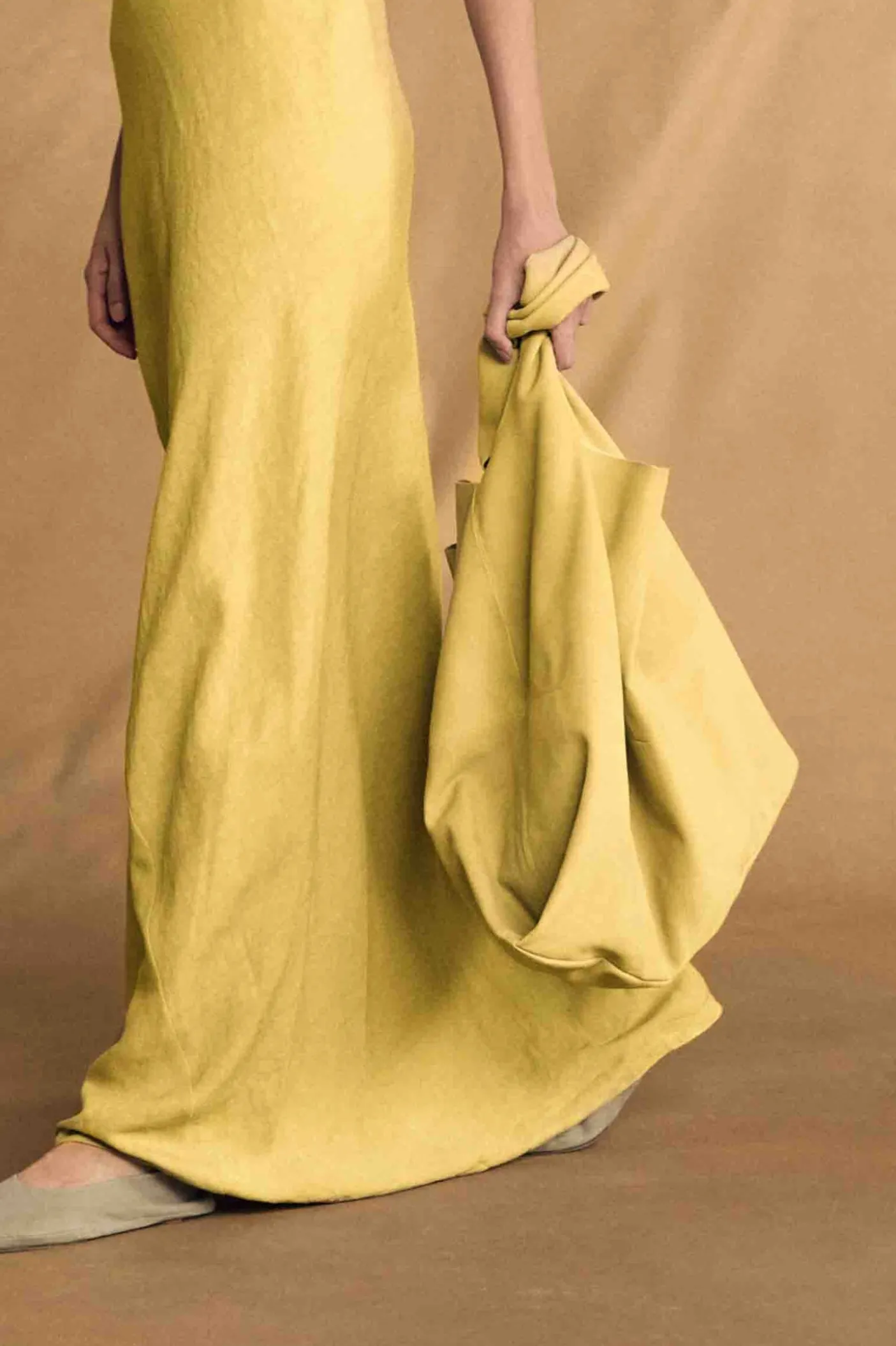 U XL, bolso de ante amarillo