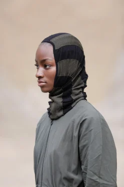 Winona, khaki and black tubular collar
